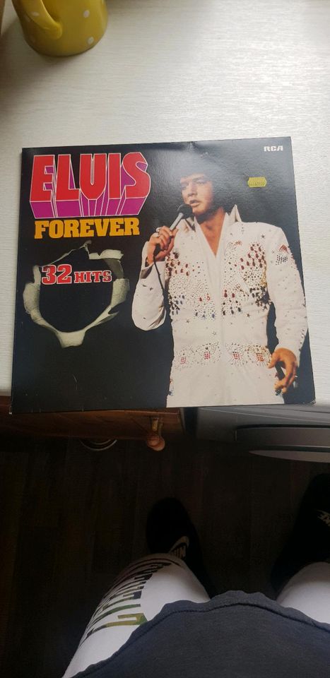 Elvis  Forever  32 hits in Hamburg