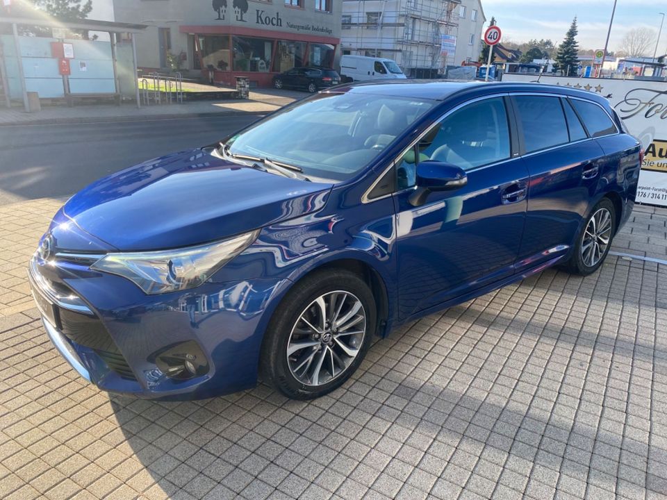 Toyota Avensis Touring Sports Edition-S+, NAVI, Alu... in Forst