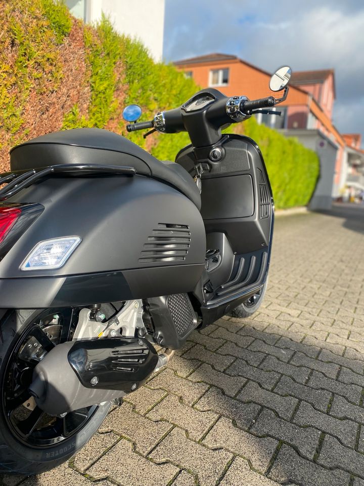 Vespa GTS 125 SuperSport TWM 13 “ NOTTE MALOSSI Edition Diva Nero in Eschborn