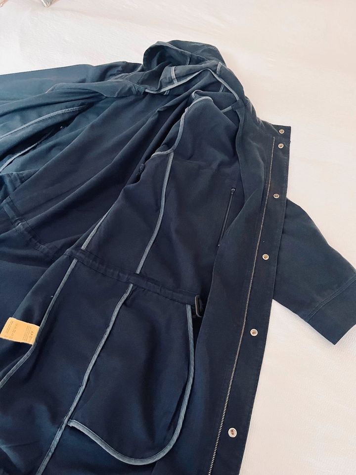 A.P.C. Paris Parka, Navy, L, APC Rue Madame in Berlin