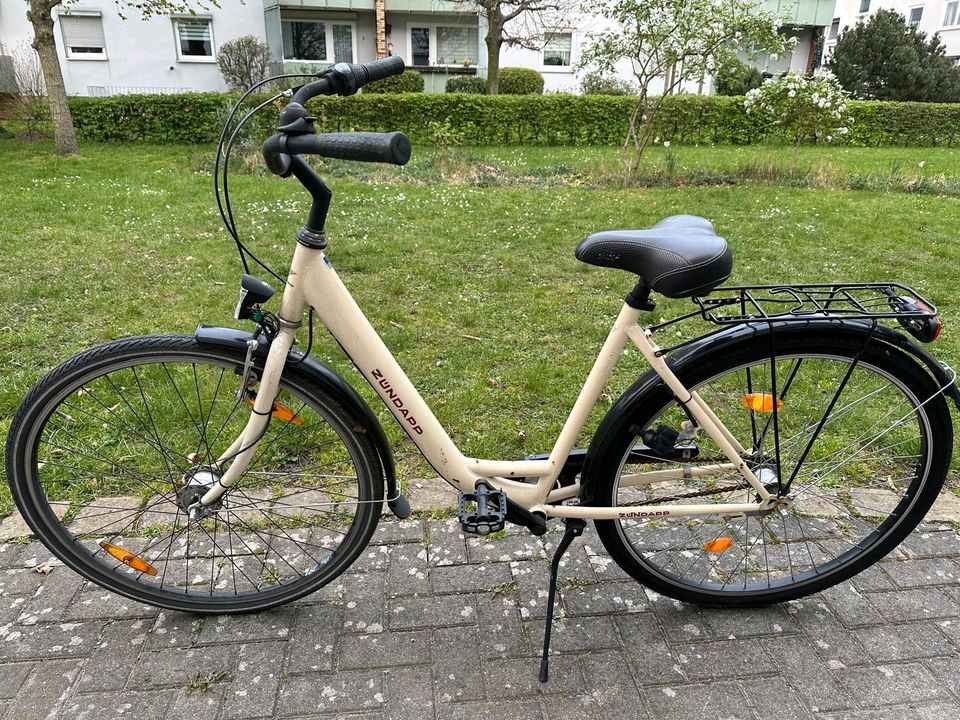 3 × Fahrrad 28 Zoll in Hannover