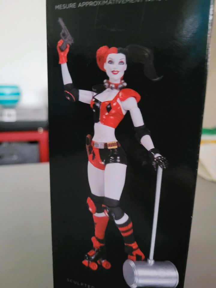 Harley Quinn Actionfigur DC Villains Amanda Connor in Essen