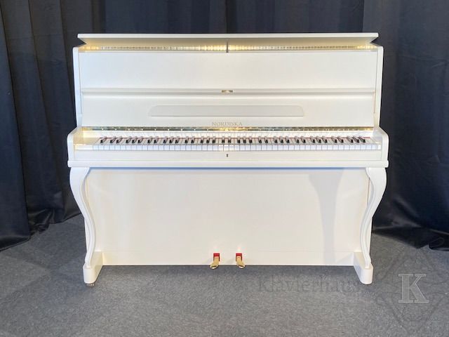 Elegantes Nordiska Klavier – kaufen in Potsdam-Beelitz in Berlin