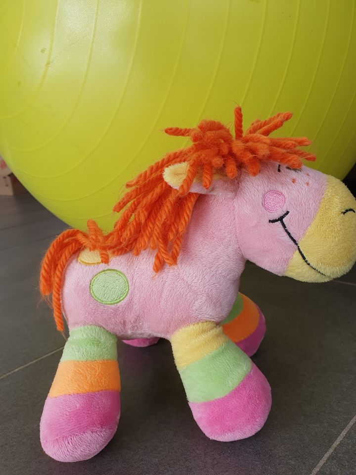 Sprechender Pony Pluschpferd Kuscheltier Spielzeug weich in Vechta