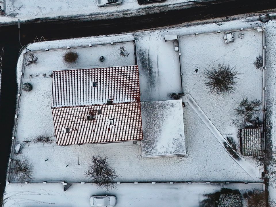 Zweifamilienhaus mit großem Garten und vielseitigem Nutzungspotentential in Kemnath