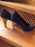 Pumps mit 10 cm Trichterabsatz in blau Gr. 38 Hessen - Gelnhausen Vorschau