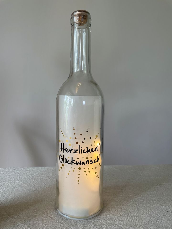 Leuchtende Flasche LED Geschenk in Nickenich
