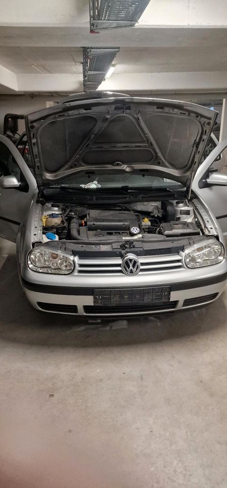 VW Golf 1.4 in Esslingen