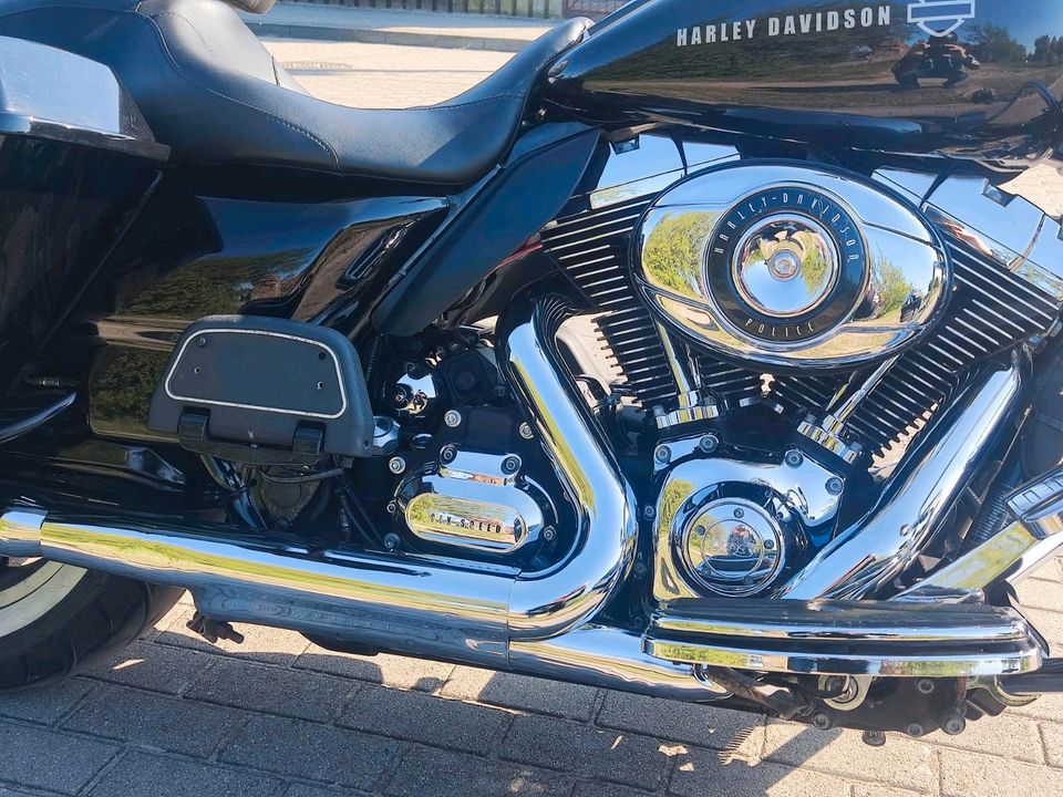 Harley Davidson Road King Police in Hilden