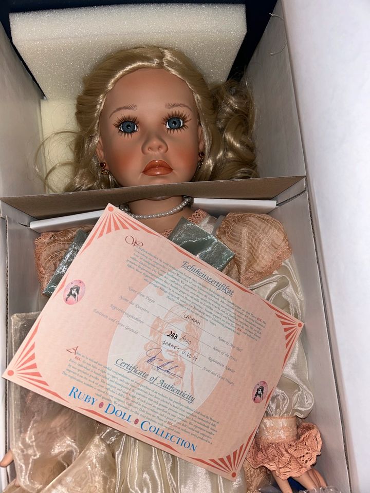 Ruby Doll Porzellanpuppen mit Echtheitszertifikat in Kornwestheim