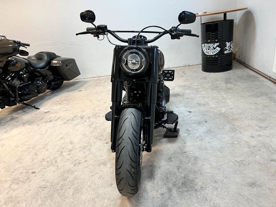 Harley Davidson Softail Bobber 114 Custom "Reserviert" in Spremberg