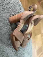 Paul Green Pumps Schuhe Dirndl beige bequem Damen 39 Bayern - Augsburg Vorschau