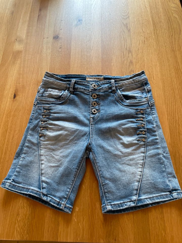 Lexxury XS/34 kurze Hose in Nordrhein-Westfalen - Greven | eBay  Kleinanzeigen ist jetzt Kleinanzeigen