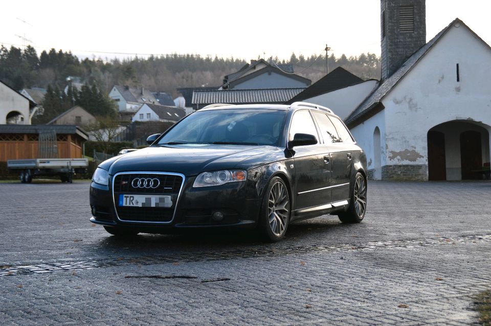 Audi S4  4.2L V8 (Motorproblem) in Trier