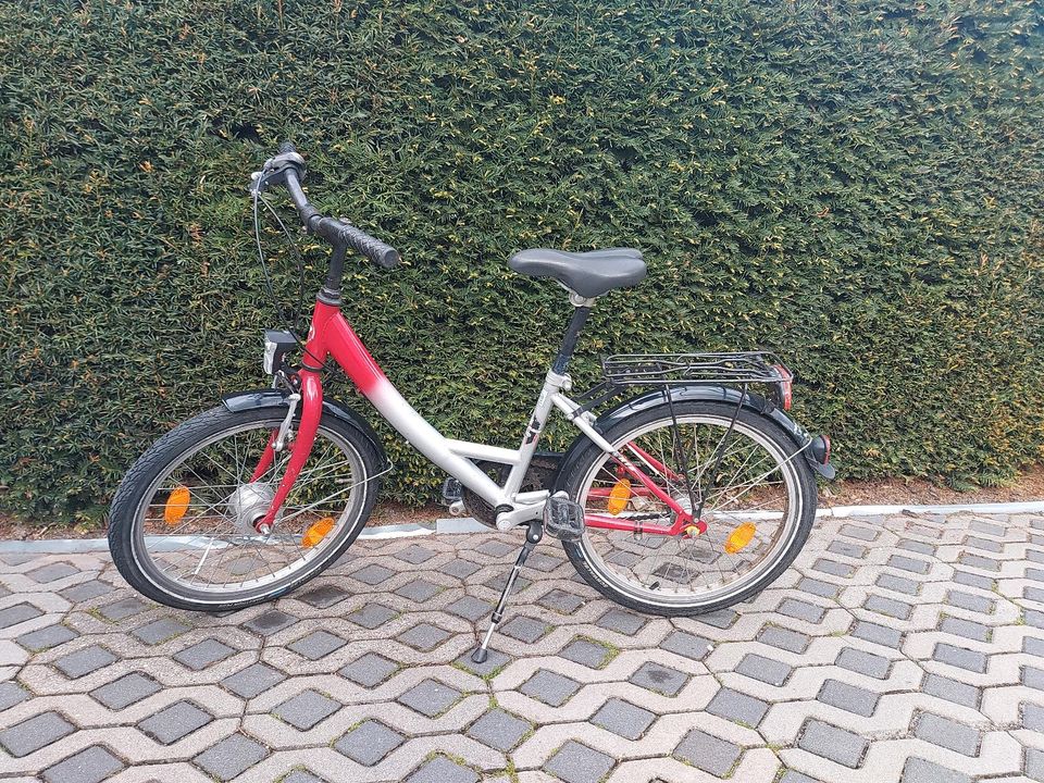 Kinderfahrrad Fahrrad rot silber in Hoppegarten