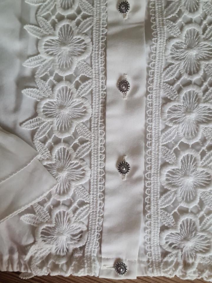 Badego Dirndlbluse Gr. 40 vintage Retro wollweiß mit Spitze in Brannenburg