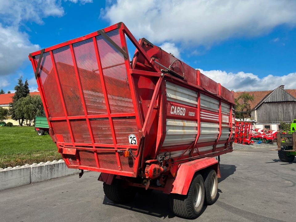 Kemper Cargo S 8200 Häckselwagen Silagewagen Abschiebewagen ASW in Tiefenbach Oberpf