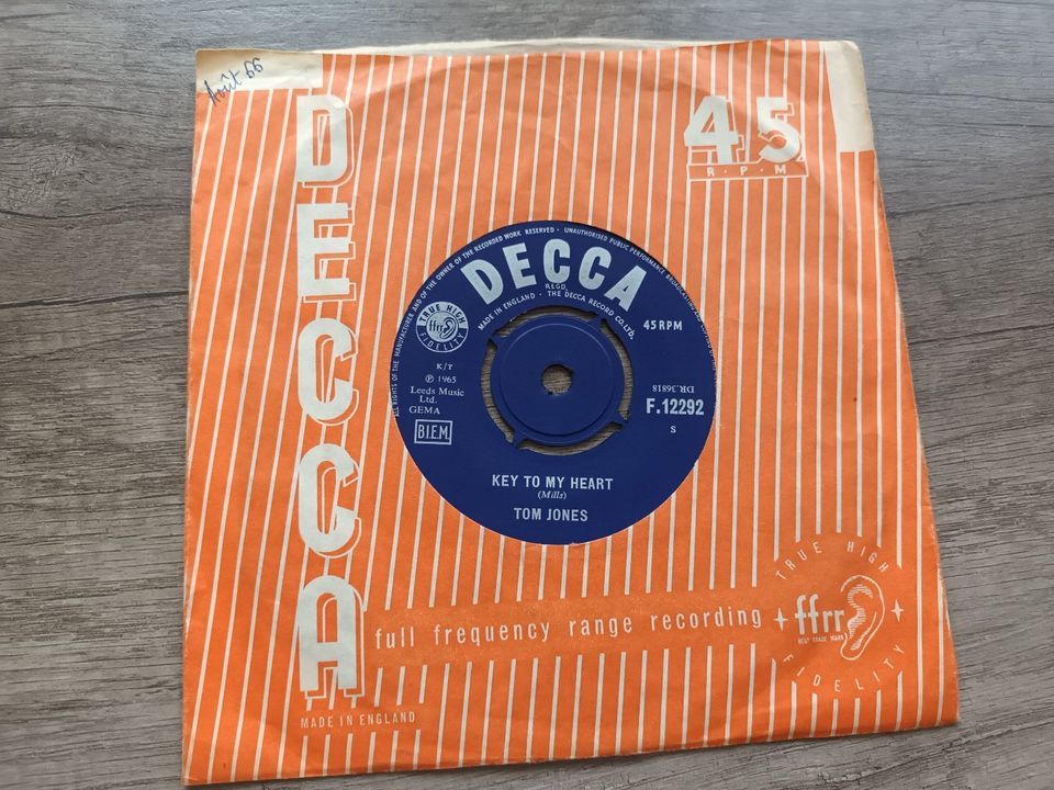 Tom Jones Thunderball 7" Single 1965 UK Pressung in Hügelsheim