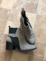 Stiefelette_Stiefel_grau_schwarz_Reißverschluß * Zara Trafaluc 37 Niedersachsen - Gifhorn Vorschau