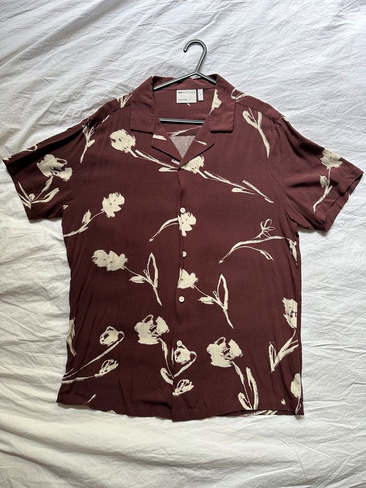 NEU ASOS Maroon Burgundy Bordeaux Hemd Shirt Floral Gr.M Blumen in Berlin