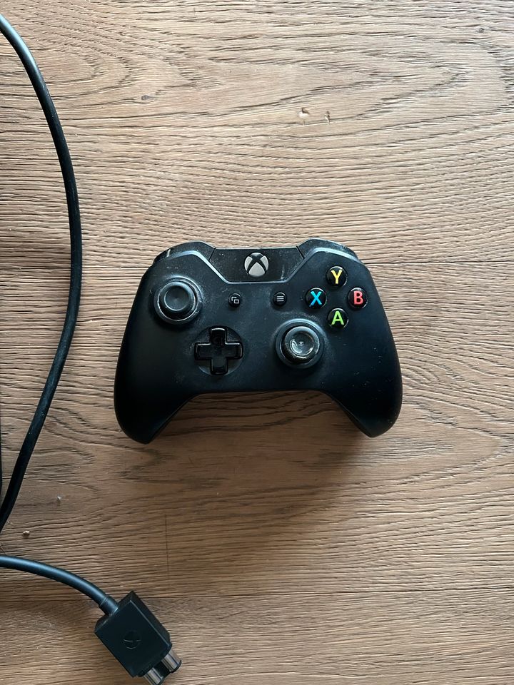 XBox- One mit 1 Kontroller in Sindelfingen