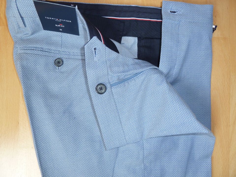 Tommy Hilfiger Chino THFlex Structure Blau Slim Fit, neu,  Gr. 52 in Königslutter am Elm