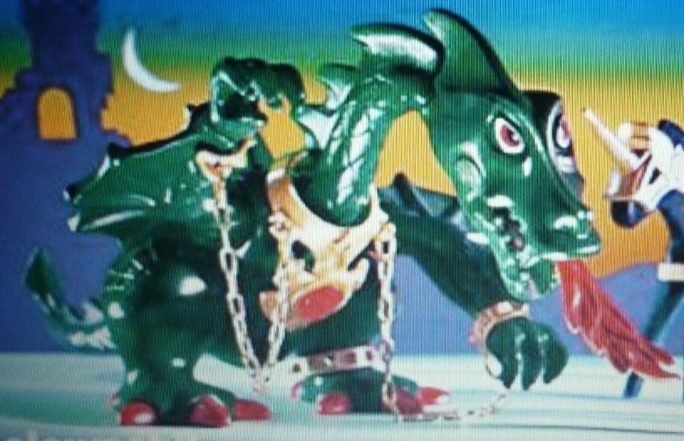 Playmobil gr. Drache mit goldener Fessel    Ritter mit Doppelaxt in Pinzberg