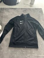 Nike swoosh Jacke schwarz S Essen - Altenessen Vorschau