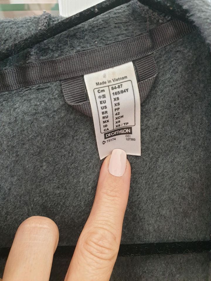 DECATHLON Damen Outdoor Jacke Funktionsparka  Gr. XS in Hürtgenwald