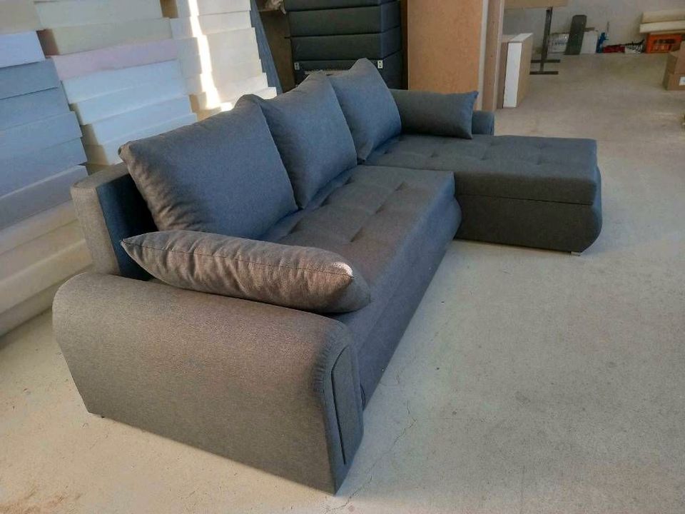 Ecksofa mit Schlaffunktion, Bettkasten NEU!!! in München