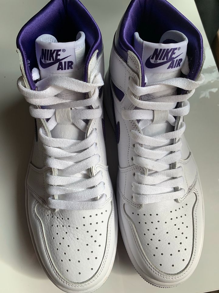 Air Jordan 1 Retro high court purple in Ratingen