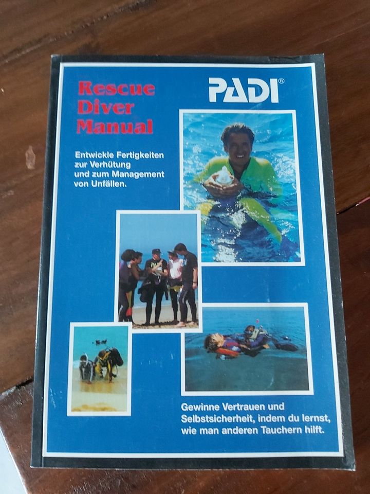 PADI Lehrmaterial für Taucher in Köln