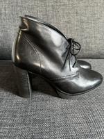 NEU Paul Green schwarz Boots Stiefeletten 36 Leder Hessen - Nüsttal Vorschau