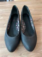 Keilabsatz Pumps schwarz Esprit Gr. 40 Schleswig-Holstein - Raisdorf Vorschau