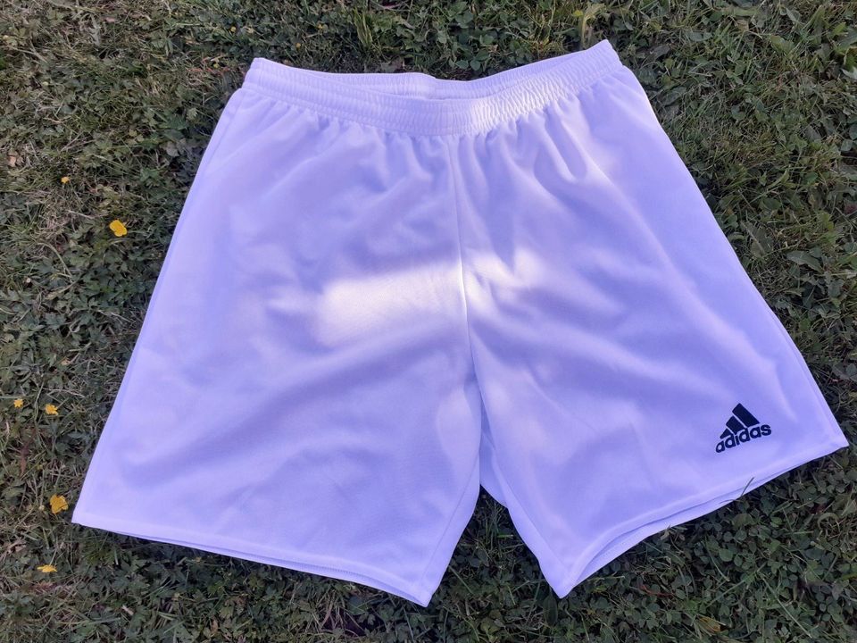 ADIDAS Sporthose, Shorts Gr. M in Aachen