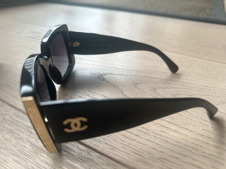 Chanel Sonnenbrille wie NEU in Seevetal