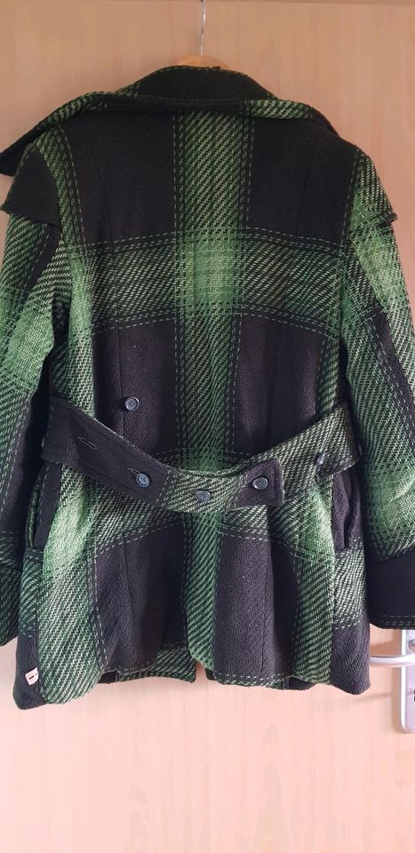 Skunkfunk Jacke Mantel grün vintage 90er in Staufenberg