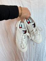 Tommy hilfiger weiße sneaker Hessen - Groß-Umstadt Vorschau