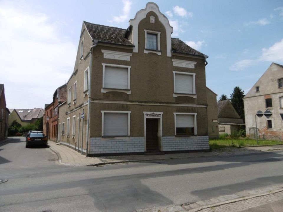 Ein Haus das Geschichte schreibt, Mehrfamilienhaus zum Ausbau im Bieterverfahren in Freyenstein in Wittstock/Dosse