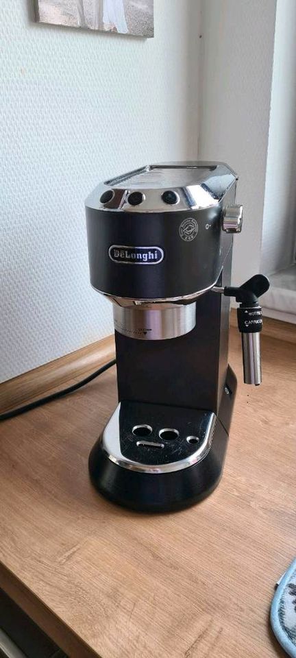 Kaffeemaschine inkl. Zubehör in Werneck