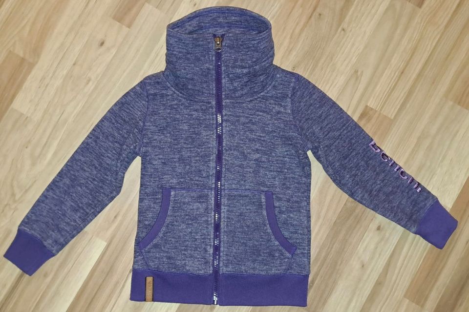 BENCH Kinder Fleece Jacke hoher Kragen 128 134 Mädchen lila in Langen (Hessen)