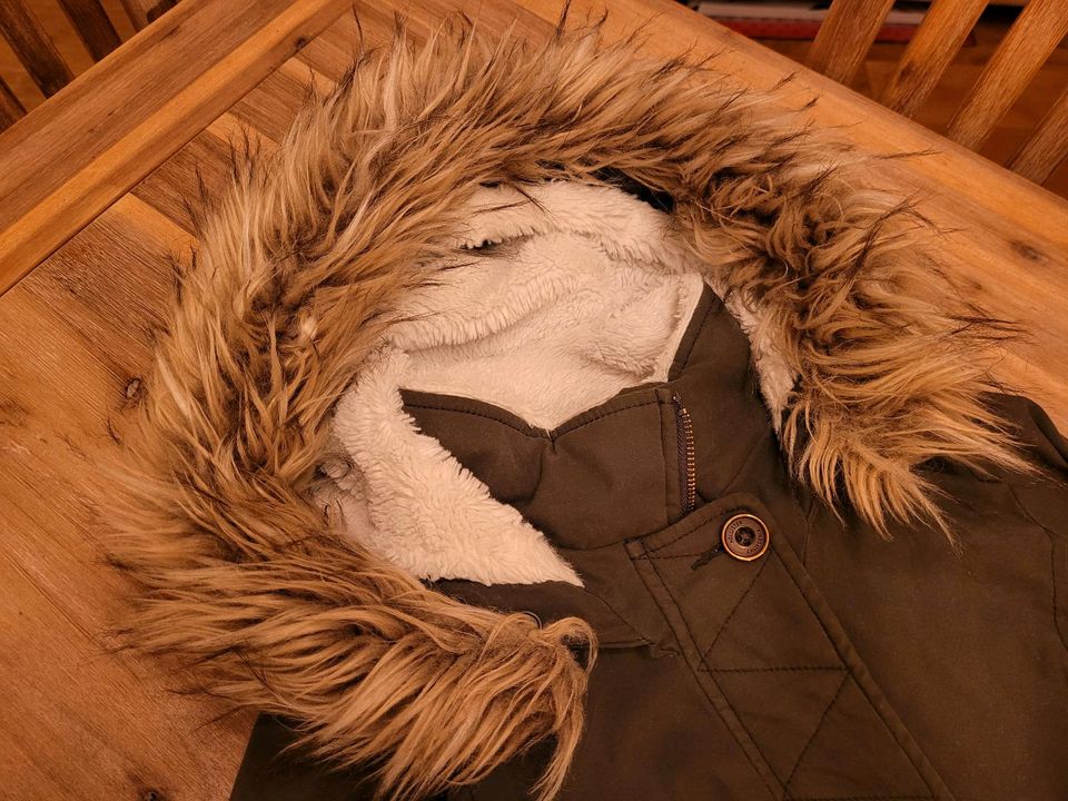 Hollister Winter Jacke Parka Mantel oliv Fell Gr. XS 34 TOP in Saarbrücken