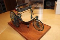 Modellauto 1:8 Benz Patentwagen Franklin Mint v. 1886 mit Vitrine Nordrhein-Westfalen - Titz Vorschau