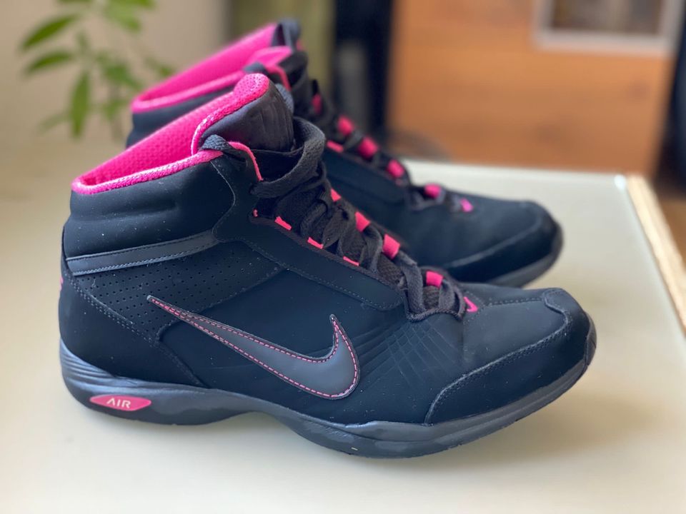 Damen Nike Air Sneakers, schwarz pink, Gr. 40 in Bayern - Marktoberdorf |  eBay Kleinanzeigen ist jetzt Kleinanzeigen