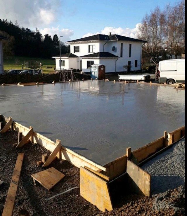 PFLASTERARBEITEN, PLATTEN VERLEGEN, TREPPEN BAUEN, MAUERN in Leun