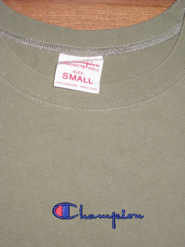 CHAMPION * super T-Shirt * Herren Gr. S * oliv grün * WIE NEU ! in Hamburg