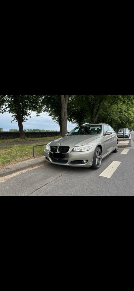 BMW 320i e90 bj 2008 in Duisburg