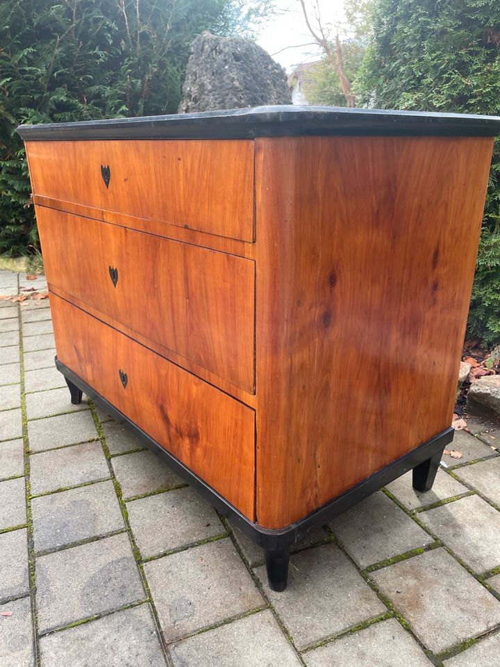 Biedermeier Kommode Kirschbaum 19.jhd in Gomadingen