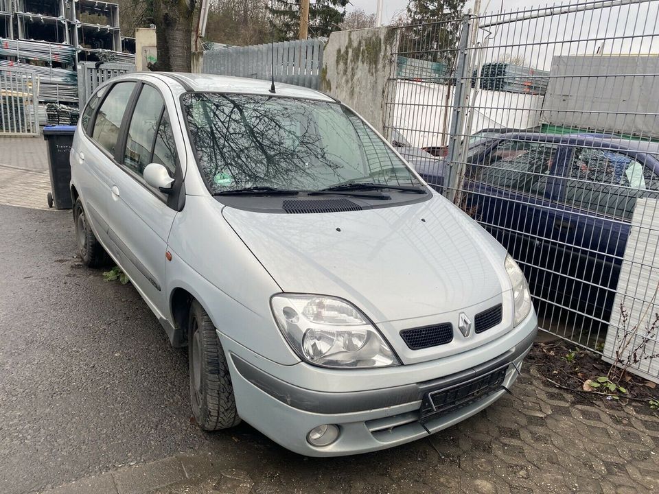 SCHLACHTFEST Renault Scenic JA 2.0 Benzin Ersatzteile auto teile in Köln