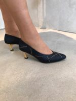 Sehr elegante Blauen Pumps von Stuart Weitzmann Nordrhein-Westfalen - Rheda-Wiedenbrück Vorschau